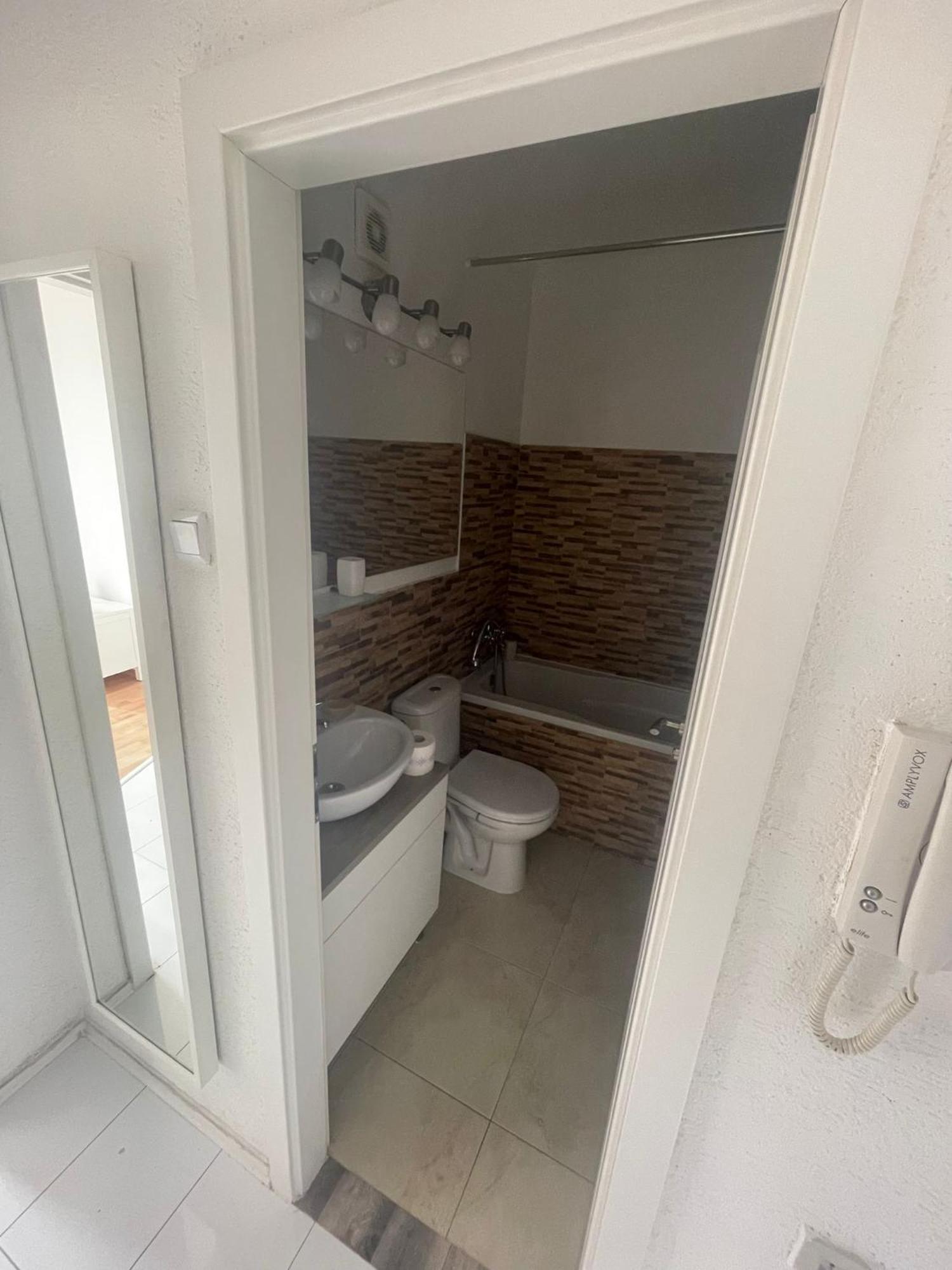 Park View City Center Location Apartment With Balcony براتسيلافا المظهر الخارجي الصورة